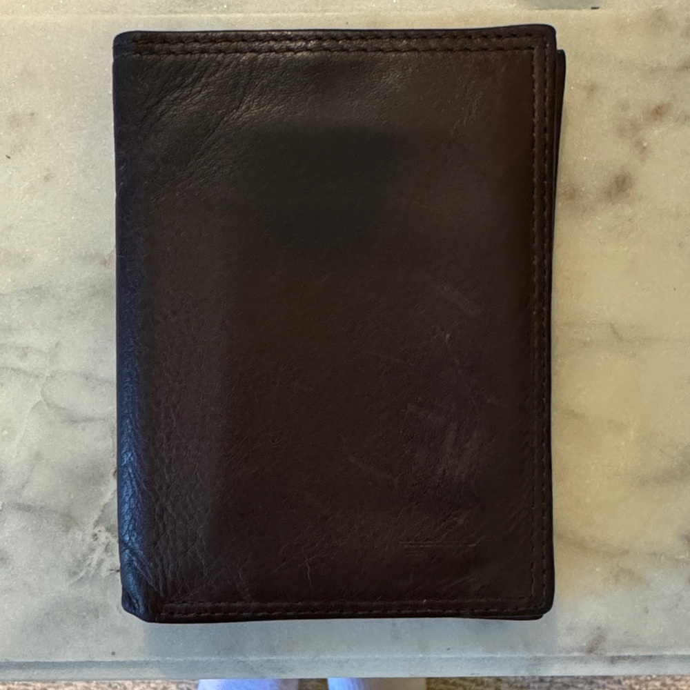 Men’s Fossil Leather Wallet